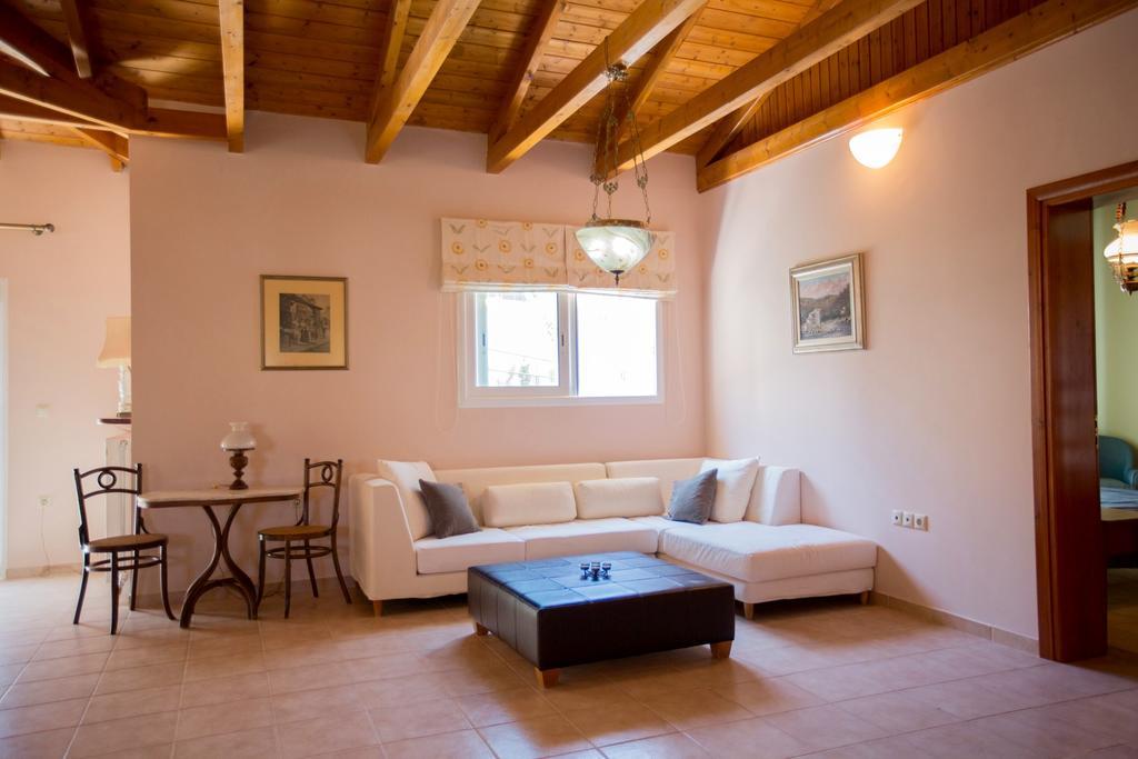 Loft Near The Beach Loutráki Buitenkant foto